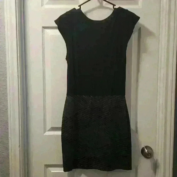 Women's casual dress. Sz med. - Picture 2 of 3